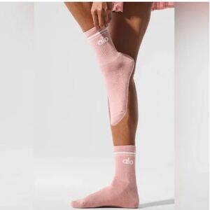 ALO Yoga Half Crew Socks - Pink Quartz Medium